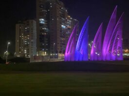 Ashdod se pare de rose pour le mois de sensibilisation au cancer du sein